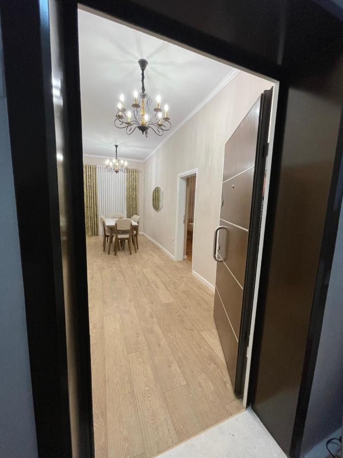 Joni & Joy Center Apartment 베라트 외부 사진
