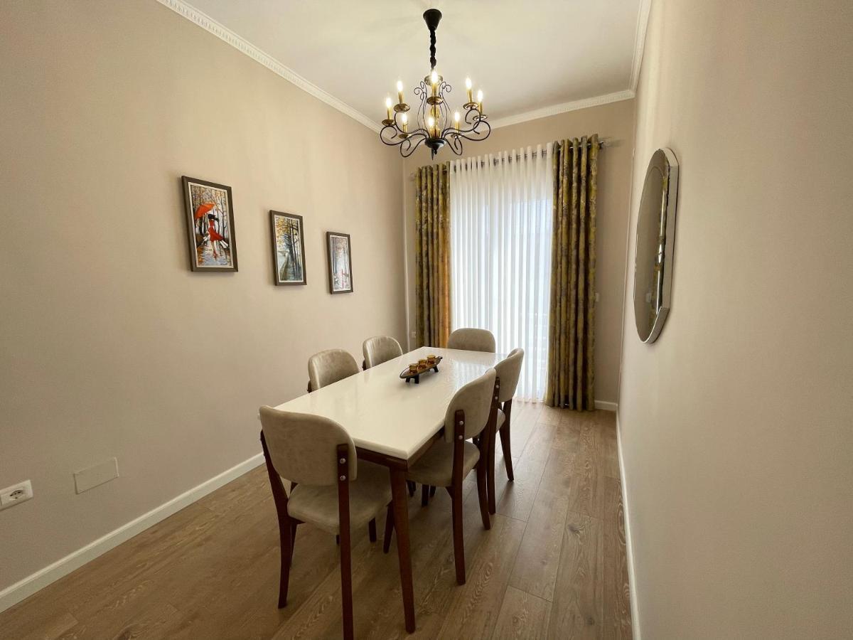 Joni & Joy Center Apartment 베라트 외부 사진