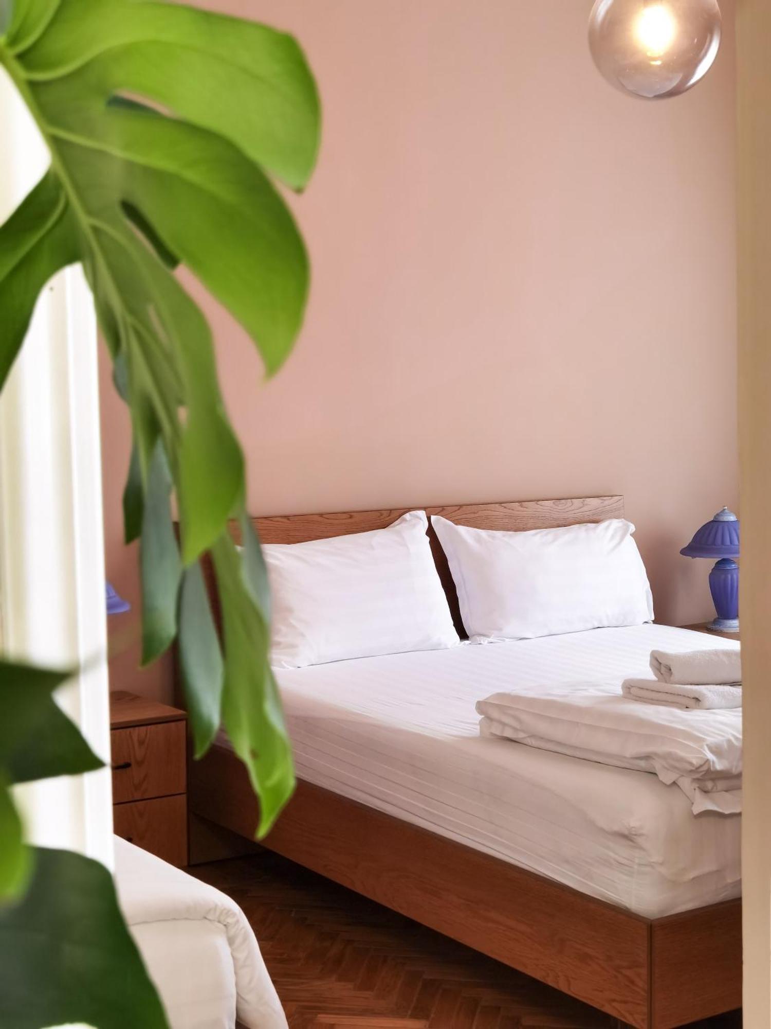 Joni & Joy Center Apartment 베라트 외부 사진