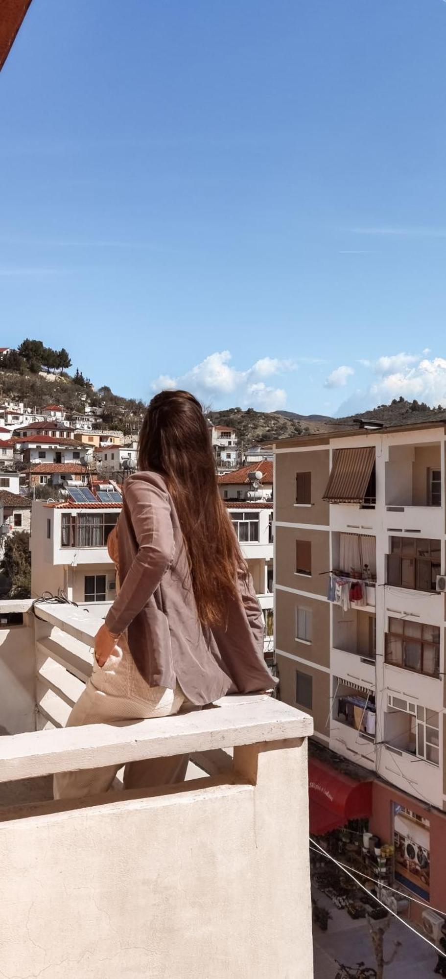Joni & Joy Center Apartment 베라트 외부 사진